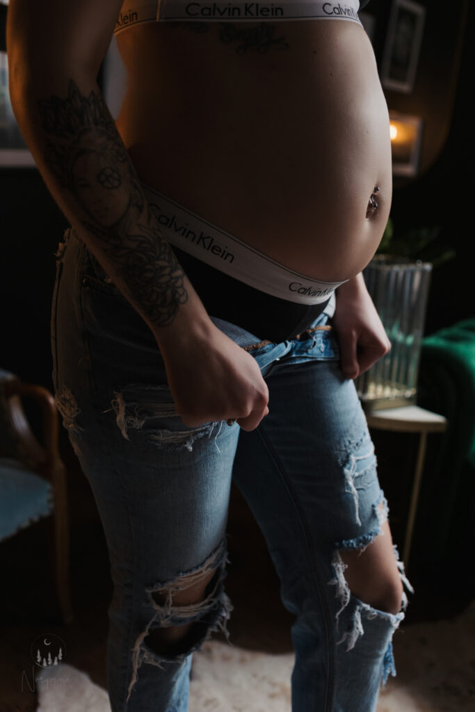 maternity boudoir photographer in northern michigan